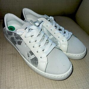 Vintage Havana Carla Silver Snake Sneakers Woman's 8 Reptile Grey Silver Print